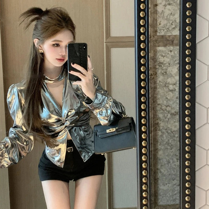 Neck Elegant and Youthful Clothing Trend